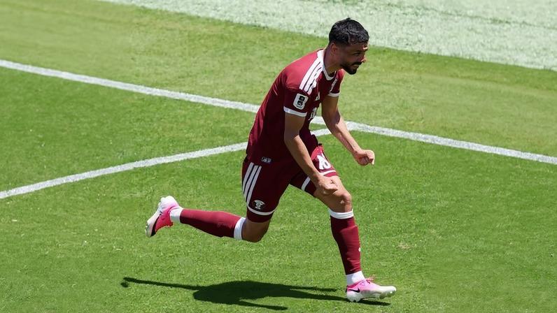 Boualem Khoukhi, do Qatar, comemora gol contra Suíça pela Copa do Mundo