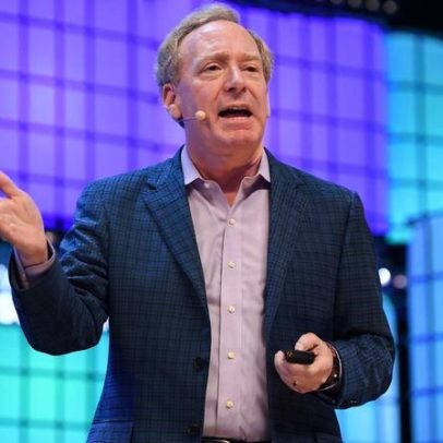 Presidente da Microsoft exorta setor de IA a agir
