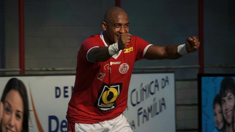 O ex-jogador de futebol Ivan Fiel da Silva, conhecido como Brasão, de 44 anos, foi vítima de assassinato.