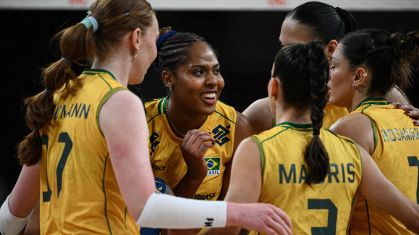 Brasil vence a China e segue invicto na Liga das Nações de vôlei