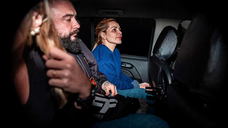 A influenciadora Deolane Bezerra foi presa nesta quinta-feira (21/05) durante operação da Polícia Civil e do Ministério Público de São Paulo que investiga suspeita de lavagem de dinheiro do PCC por meio de uma transportadora de fachada