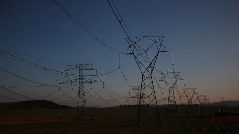 Conjunto de fatores podem levar ao aumento na conta de luz no ano que vem