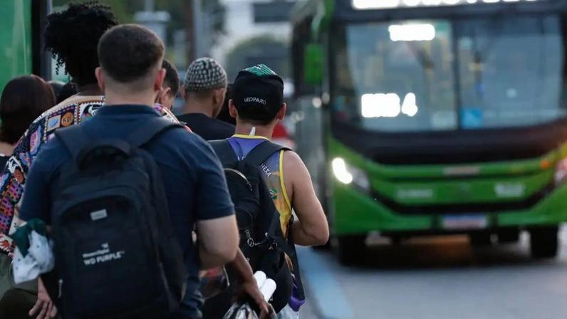 Motoristas de ônibus do Rio pedem melhorias salariais, redução da jornada e passe livre