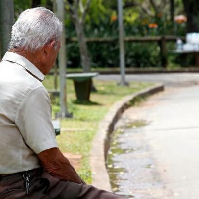 Homens idosos que dormem mais de 9 horas têm maior risco de perder mobilidade