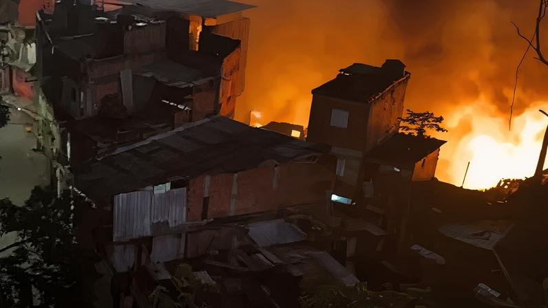 Incêndio ocorreu na rua do Símbolo, na Vila Andrade, zona sul de São Paulo
