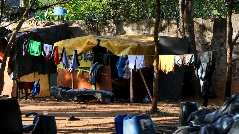 MG viu o número de pessoas vivendo nas ruas saltar de 23.433, em 2020, para 33.139 em dezembro de 2025 - aumento de 41,4%