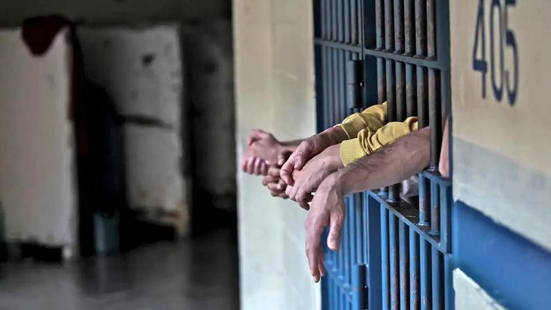 Oito em cada dez brasileiros aprovam pena de prisão para quem tem mais de 16 anos de idade