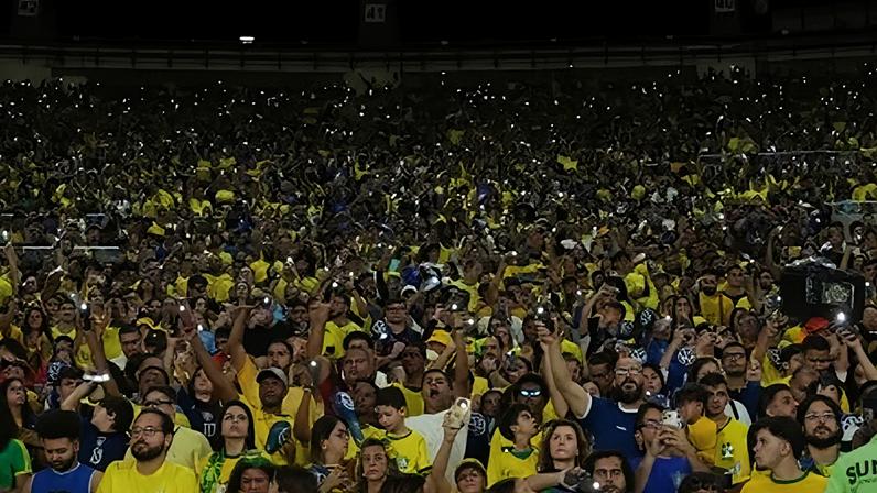 Torcida brasileira no Maracanã para o amistoso entre Brasil e Panamá