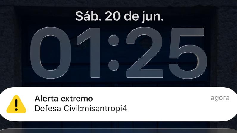 Brasileiros recebem alerta sonoro falso no celular; Defesa Civil nega envio