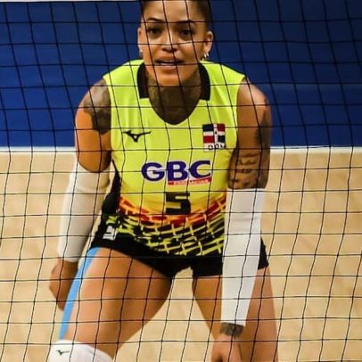 Brenda Castillo, ex-Sesi Bauru, é festejada por brasileiros na VNL