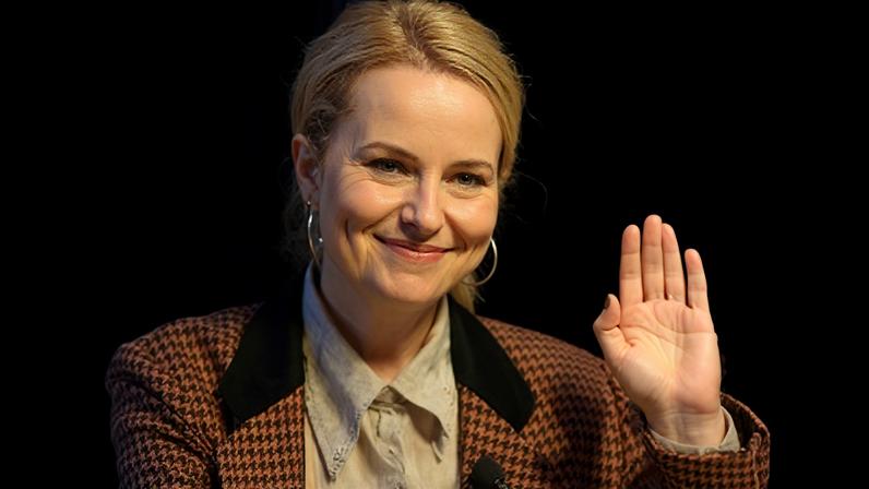 Bridgit Mendler é CEO de empresa espacial