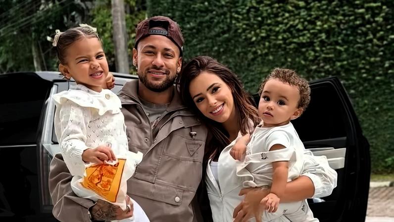 Neymar e Brunca Biancardi com as filhas (Instagram/Reprodução)