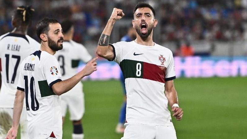 Bruno Fernandes comemora gol de Portugal