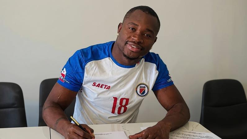 Haitiano Jonel Désirè assina contrato com o Pérolas Negras de olho na Copa do Mundo de 2026 — Foto: Divulgação/Pérolas Negras