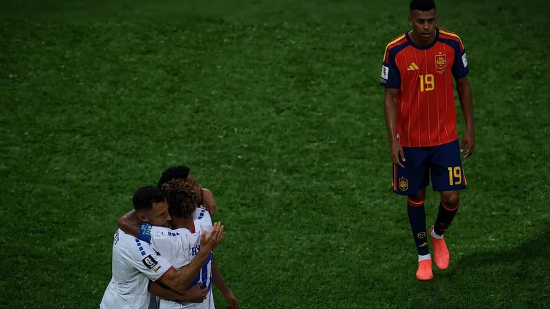Aos 40 anos, o goleiro Vozinha fechou o gol da seleção de Cabo Verde no empate em 0 a 0 com a Espanha, na estreia pelo Grupo H
