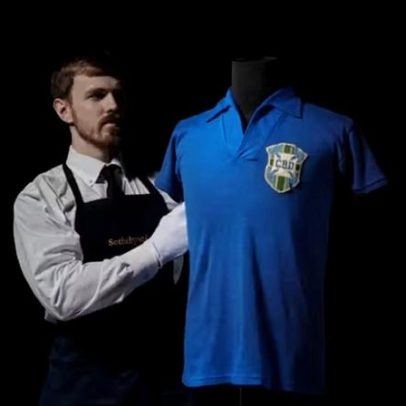 Camisa de Pelé da final da Copa é leiloada por R$ 30 milhões