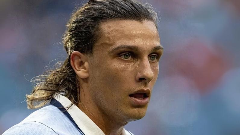 Canobbio em ação durante jogo entre Uruguai e Cabo Verde na Copa do Mundo