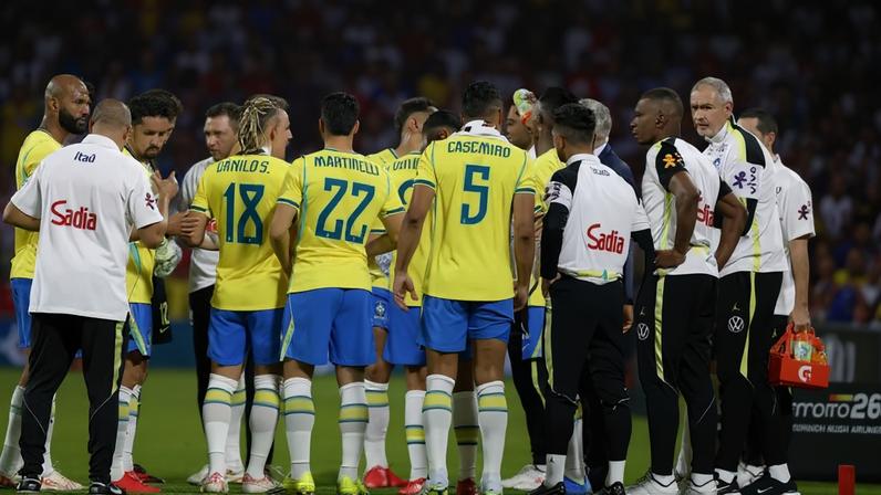 Seleção Brasileira deixa campo frustrada em estreia na Copa do Mundo