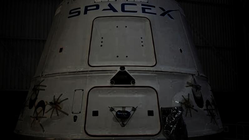 Cápsula Dragon, da Space X; empresa de Elon Musk vai estrear na bolsa americana