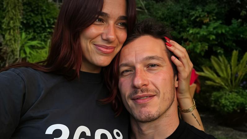 A cantora Dua Lipa e o ator Callum Turner — Foto: Instagram