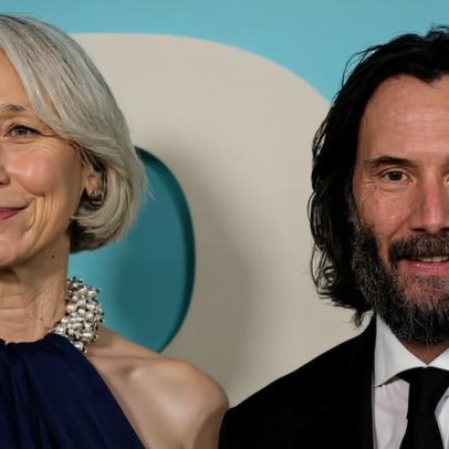 Keanu Reeves diz que namorada é fácil de amar após conviver com Neo e Wick