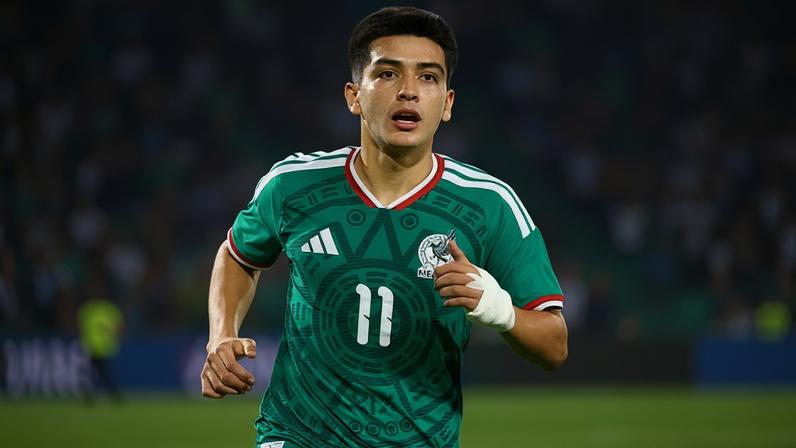 Gilberto Mora em partida pela seleção mexicana — Foto: Reprodução/Instagram (@gil_morita)