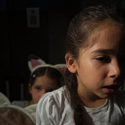 Mãe surpreende filha com viagem à Disney; reação sincera diverte