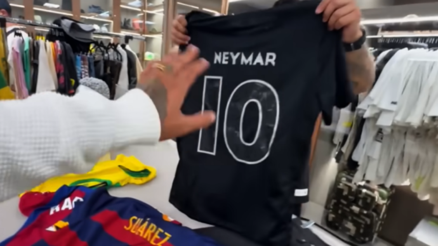 Camisa do Corinthians com nome de Neymar