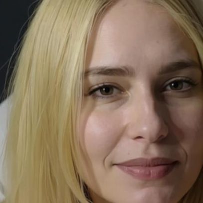 Virginia acompanha jogo da Seleção Brasileira pela TV após buquê misterioso