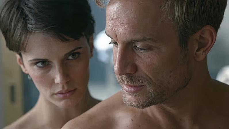 O Amante Duplo está entre os filmes de suspense erótico esquecidos que merecem uma segunda chance — Foto: Divulgação/TMDb