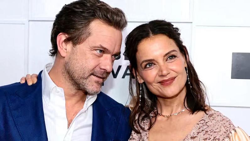 Joshua Jackson e Katie Holmes no evento de lançamento de Happy Hours (2026), no BMCC Theater, em Nova York, durante o Tribeca Festival 2026, em 6 de junho de 2026 — Foto: Getty Images