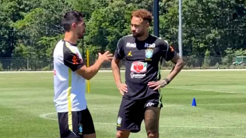 Neymar treinou em campo pela primeira vez