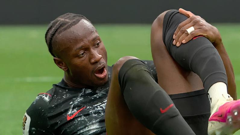 Koné quebrou a perna