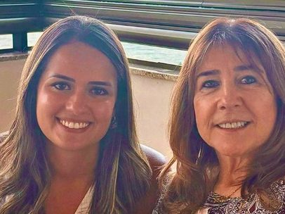 Ela busca há 20 anos a mulher que lhe deu uma mochila na infância