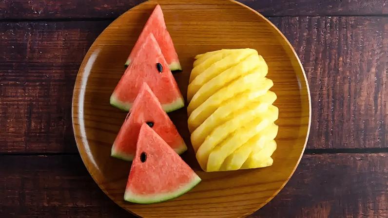 Cinco alimentos que ajudam a reduzir a retenção de líquidos