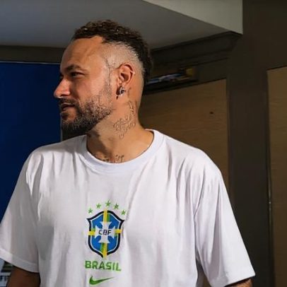 Neymar celebra volta à Seleção Brasileira com emoção