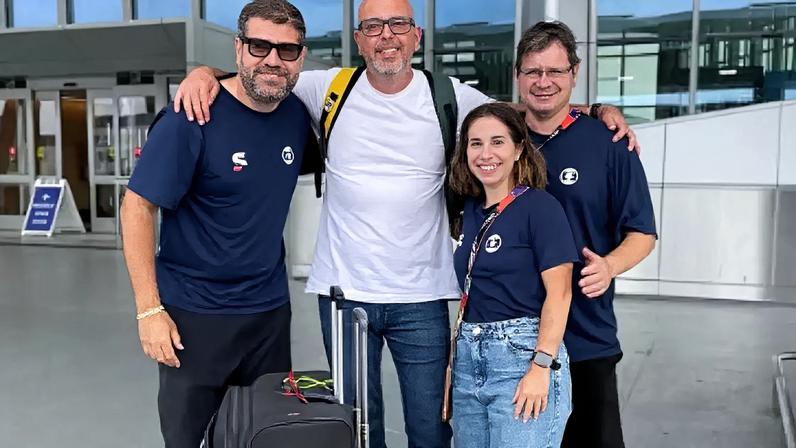 Alex Escobar antes de embarcar de volta para o Brasil