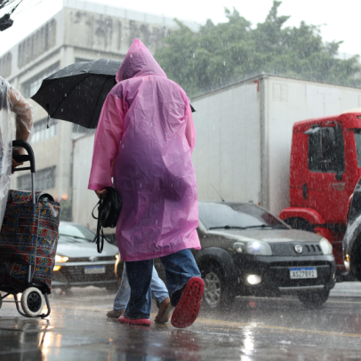 Chuva se intensifica no Centro-Sul do país com chegada de frente fria