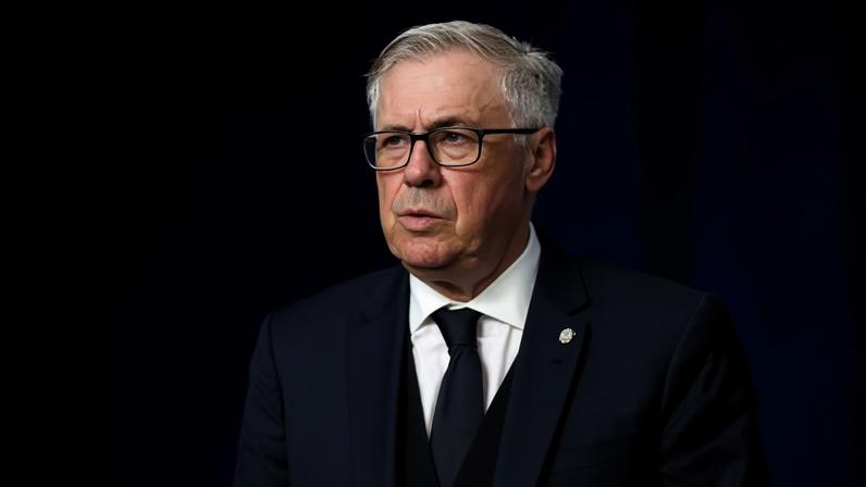 Carlo Ancelotti em Escócia x Brasil