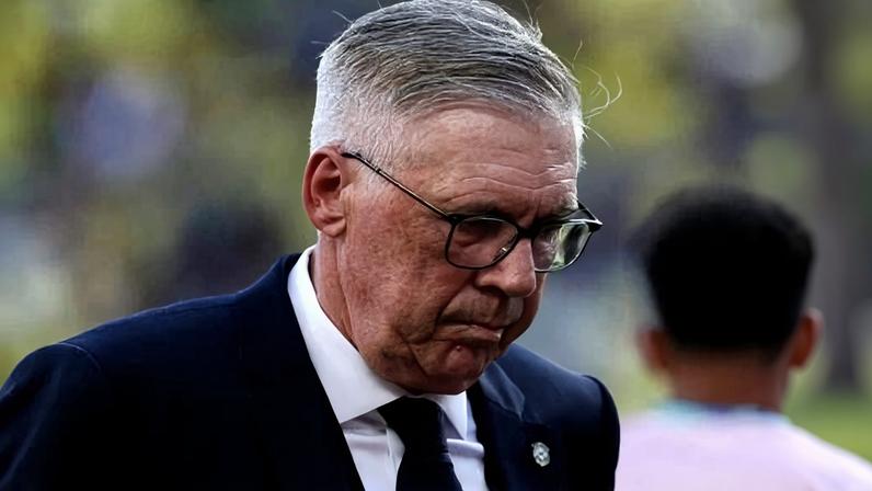 Carlo Ancelotti, durante Brasil x Marrocos, na Copa do Mundo