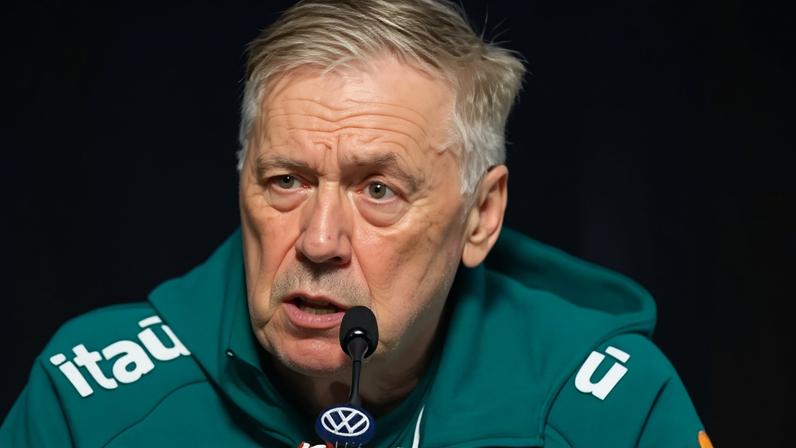 Carlo Ancelotti durante entrevista coletiva da seleção na Granja Comary
