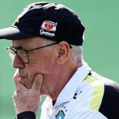 Seleção faz cinco mudanças na equipe em relação à estreia na Copa