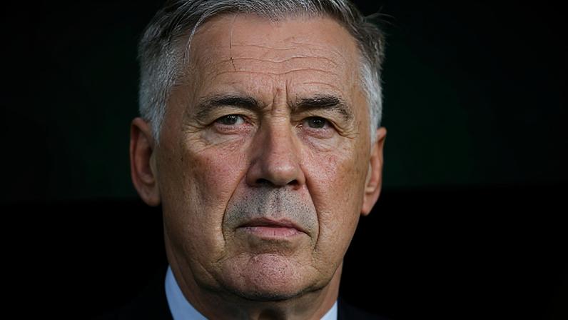 Carlo Ancelotti durante amistoso contra o Panamá no Maracanã
