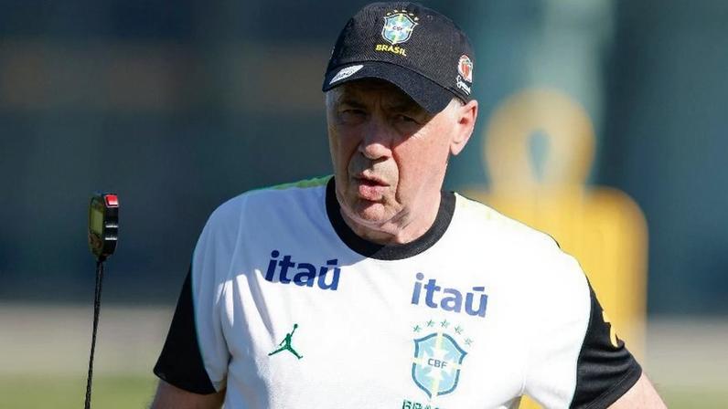 Carlo Ancelotti, técnico da seleção brasileira, durante treino nos EUA antes da Copa do Mundo