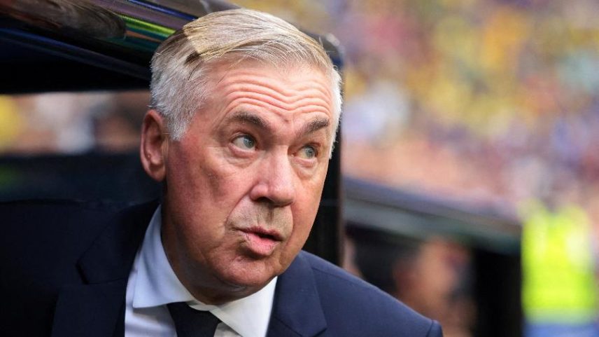 Carlo Ancelotti, técnico do Brasil, durante jogo contra a Escócia