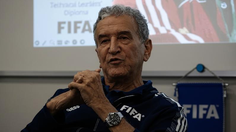 Carlos Alberto Parreira está internado no Rio de Janeiro