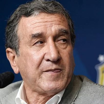 Parreira permanece estável, sedado, sem previsão de alta no Rio