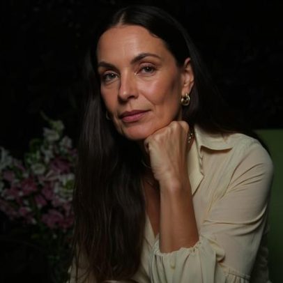 Carolina Ferraz reage a críticas sobre sua aparência