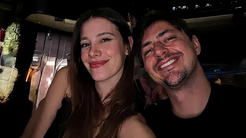 Caroline Dallarosa anunciou namoro com produtor discreto