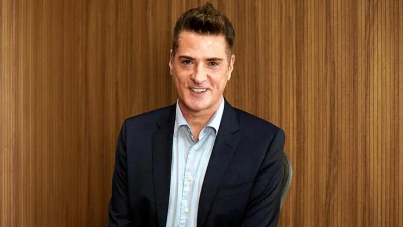 Anthony Salcito, VP da Coursera, falou à Forbes sobre o salto de 617% nas matrículas em cursos de IA no Brasil